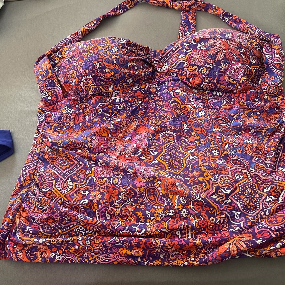 Women’s halter bathing suit top